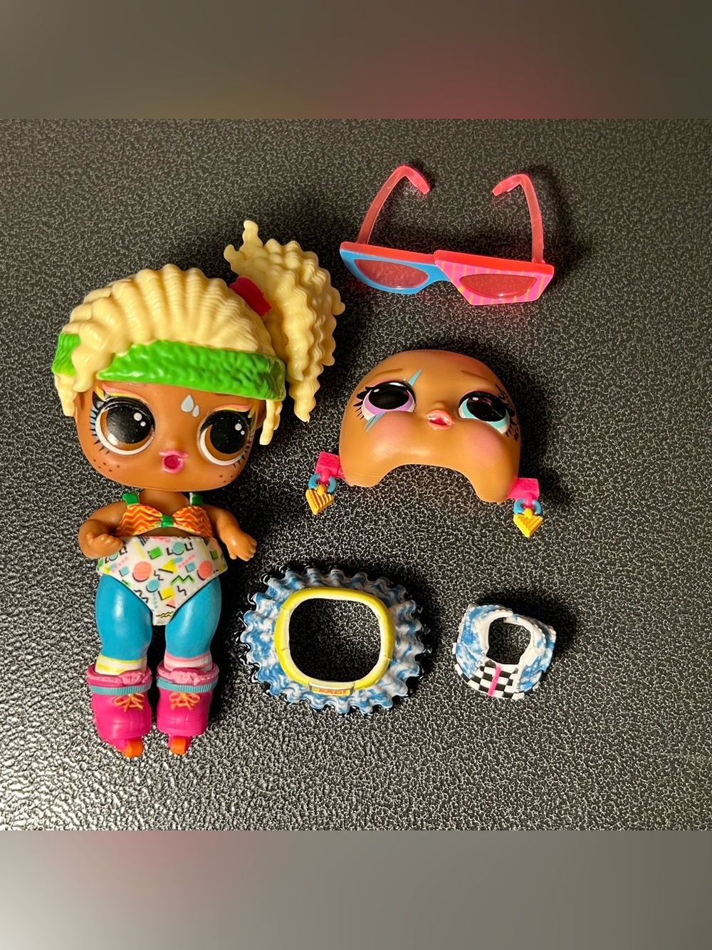 L.O.L. Surprise! Surprise Swap Rad Roller Doll